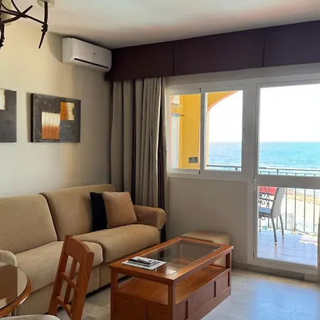 Macdonald Dona Lola Apartment
