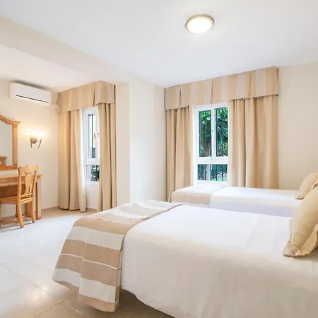 Macdonald Dona Lola *